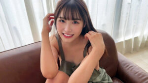 裸エプロンで潮吹くガッキー似Fカップ巨乳カフェ店員中出しハメ撮り
