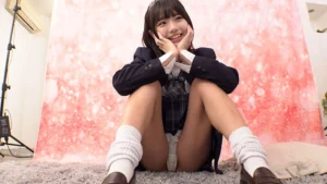 この後に中に出されるとは夢にも思わず無防備パンチラ晒すミスコンJ●撮影会