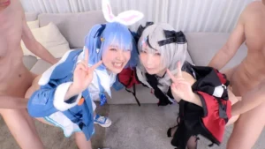 ちっパイパンコスプレイヤーアへ顔ダブルピースならぬハメ顔フタリピース中出し絶頂スプラッシュ